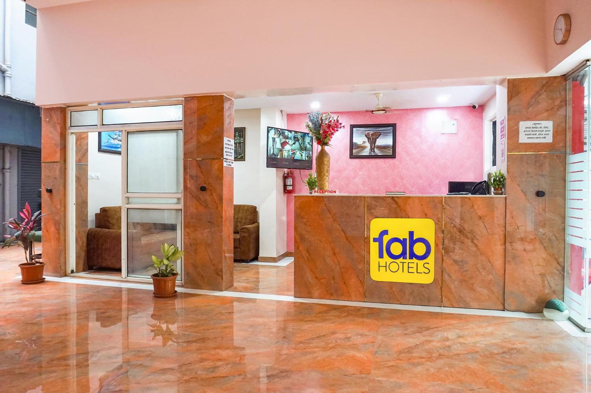 Fabhotel Rachana Residency - Nr Shivaji Nagar Metro Station プネ エクステリア 写真
