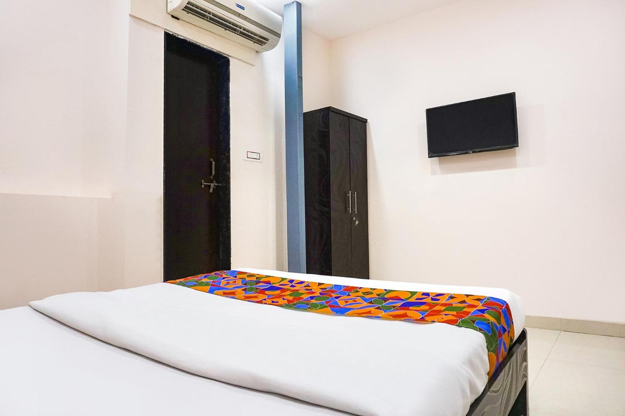 Fabhotel Rachana Residency - Nr Shivaji Nagar Metro Station プネ エクステリア 写真