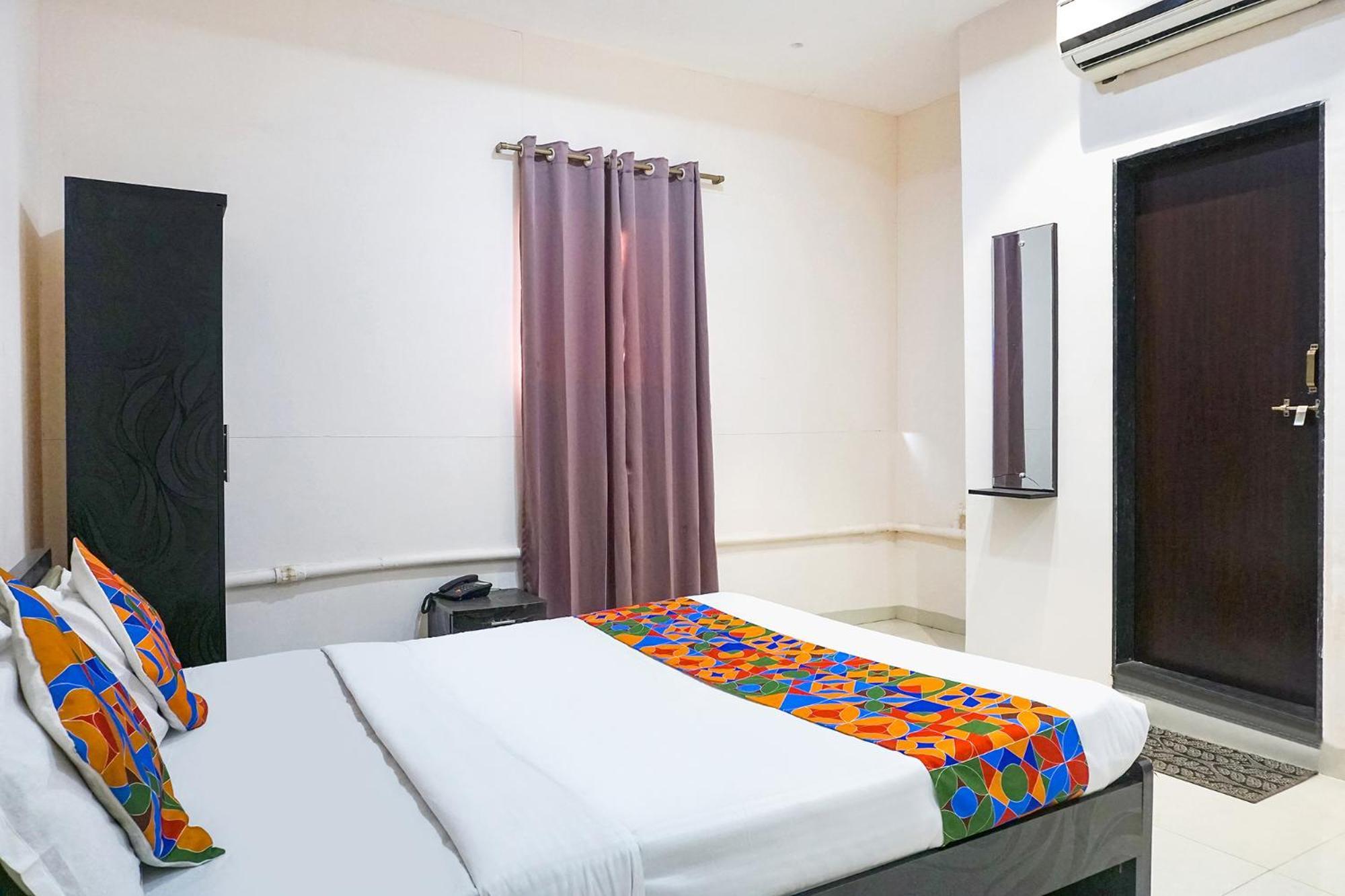 Fabhotel Rachana Residency - Nr Shivaji Nagar Metro Station プネ エクステリア 写真