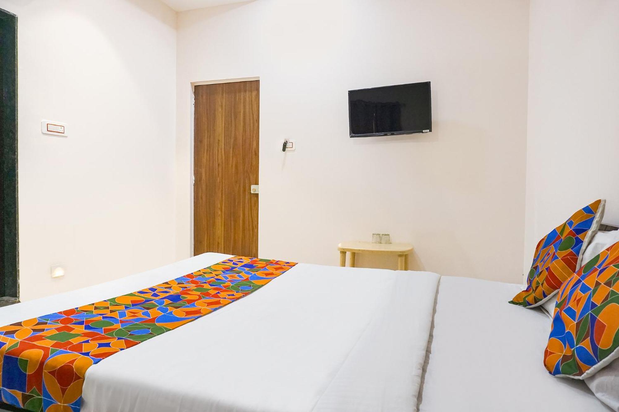 Fabhotel Rachana Residency - Nr Shivaji Nagar Metro Station プネ エクステリア 写真