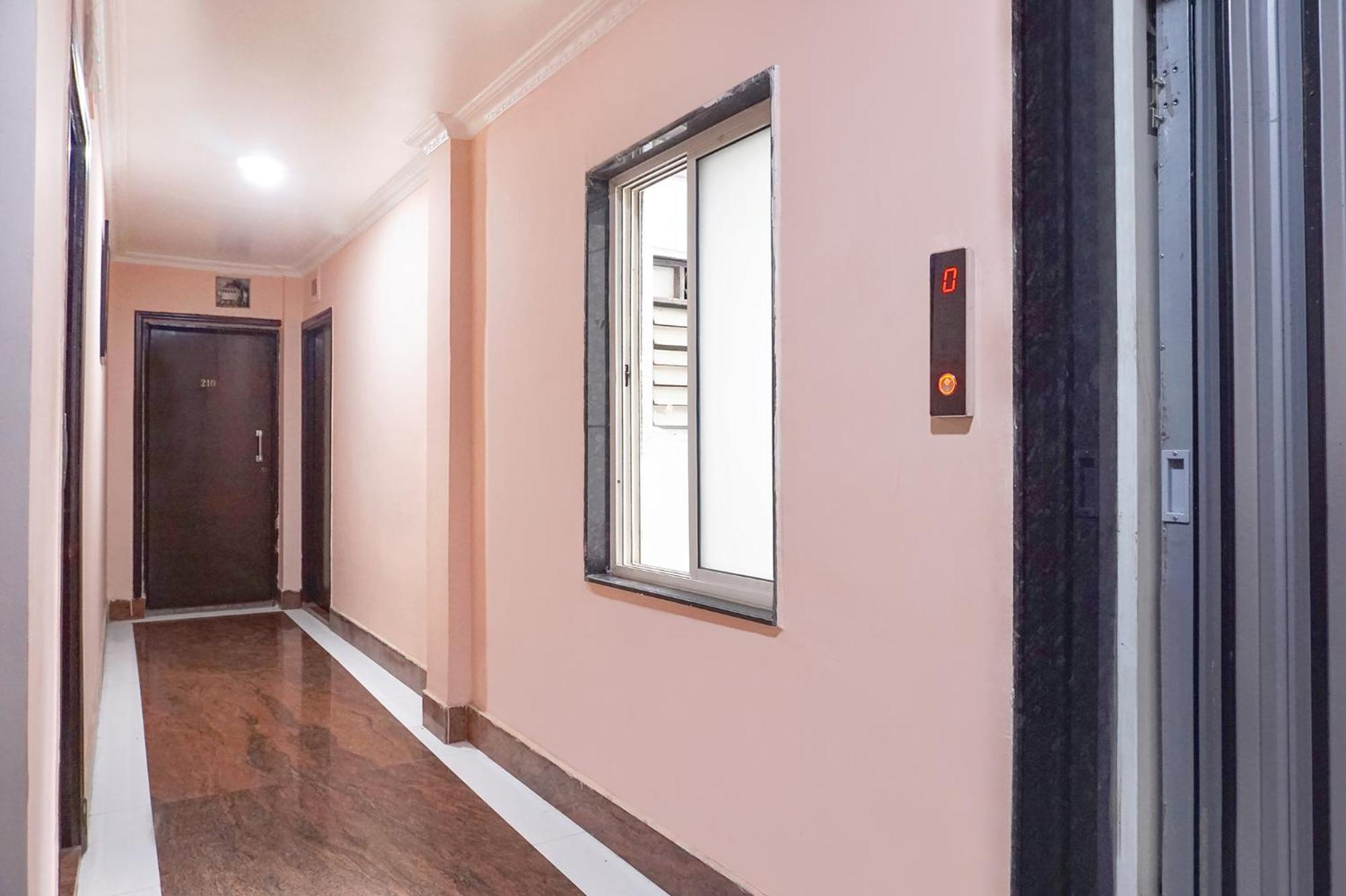 Fabhotel Rachana Residency - Nr Shivaji Nagar Metro Station プネ エクステリア 写真