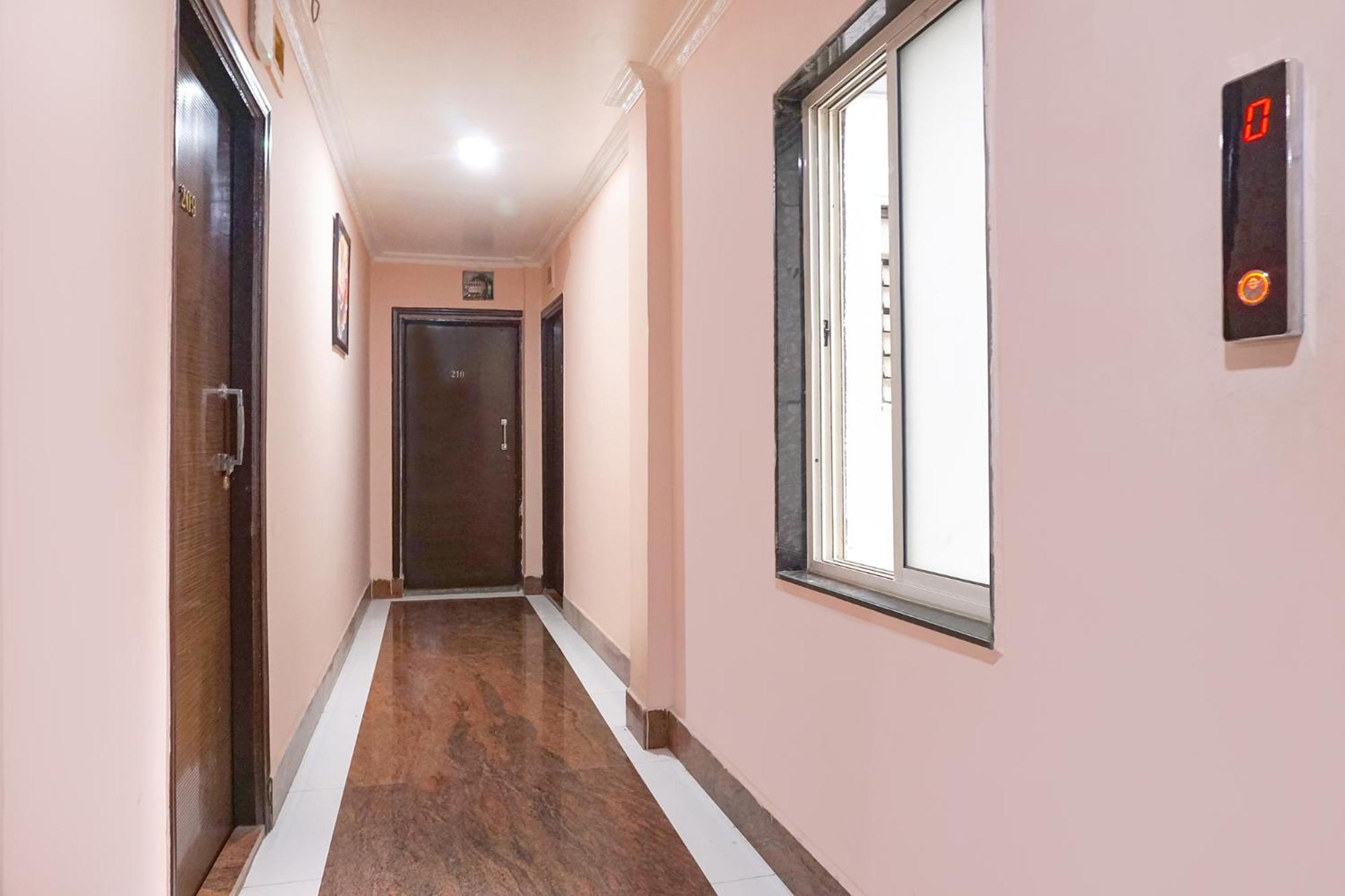 Fabhotel Rachana Residency - Nr Shivaji Nagar Metro Station プネ エクステリア 写真