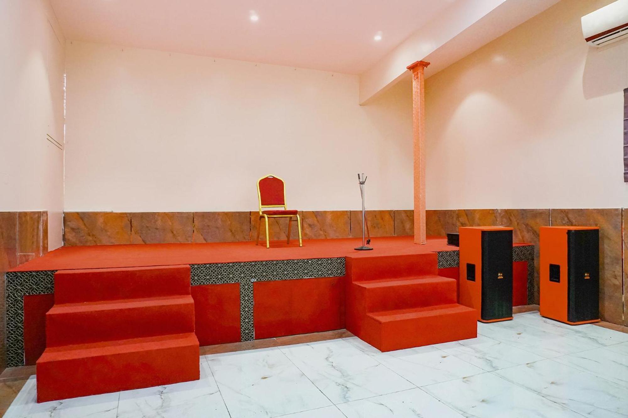 Fabhotel Rachana Residency - Nr Shivaji Nagar Metro Station プネ エクステリア 写真