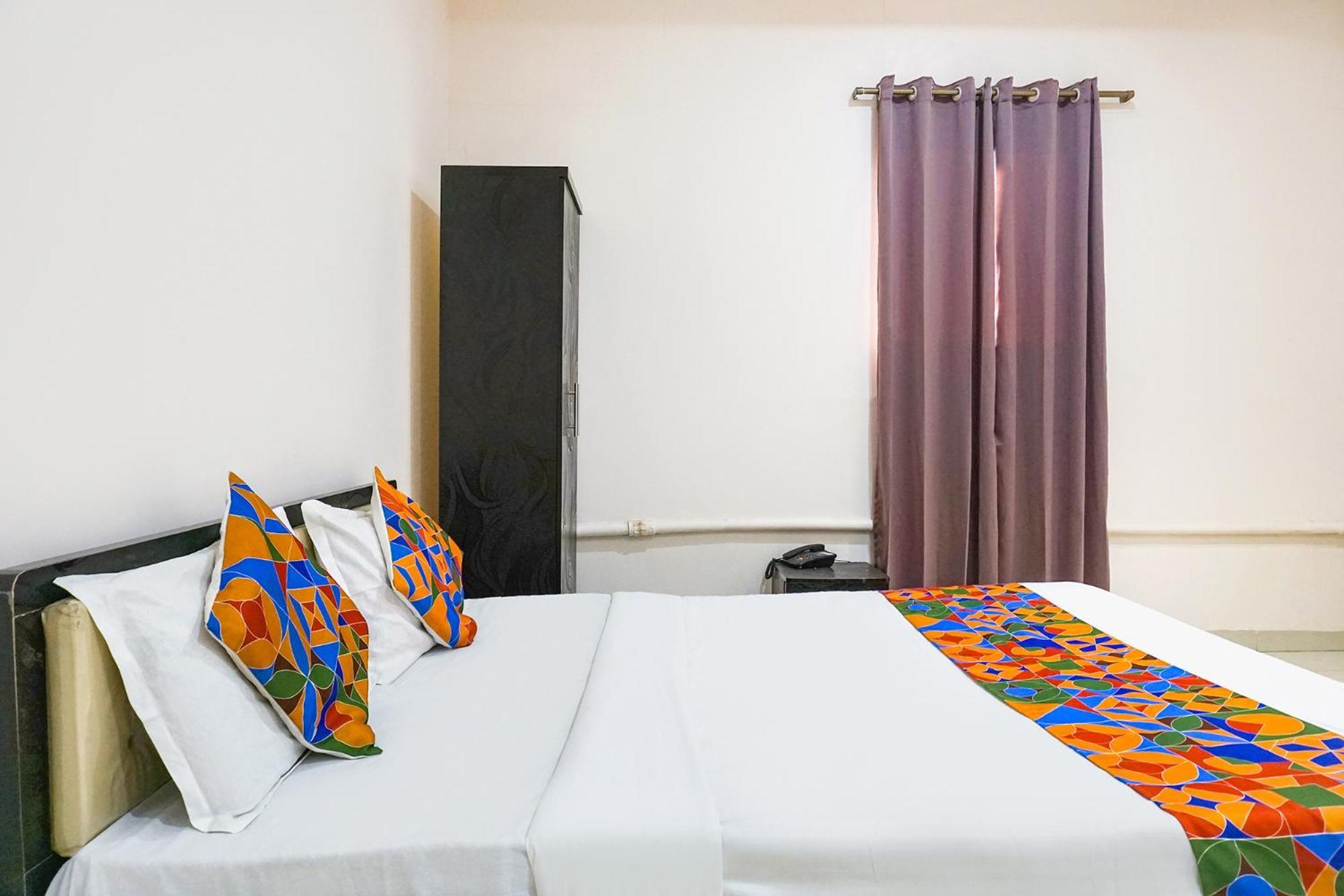 Fabhotel Rachana Residency - Nr Shivaji Nagar Metro Station プネ エクステリア 写真