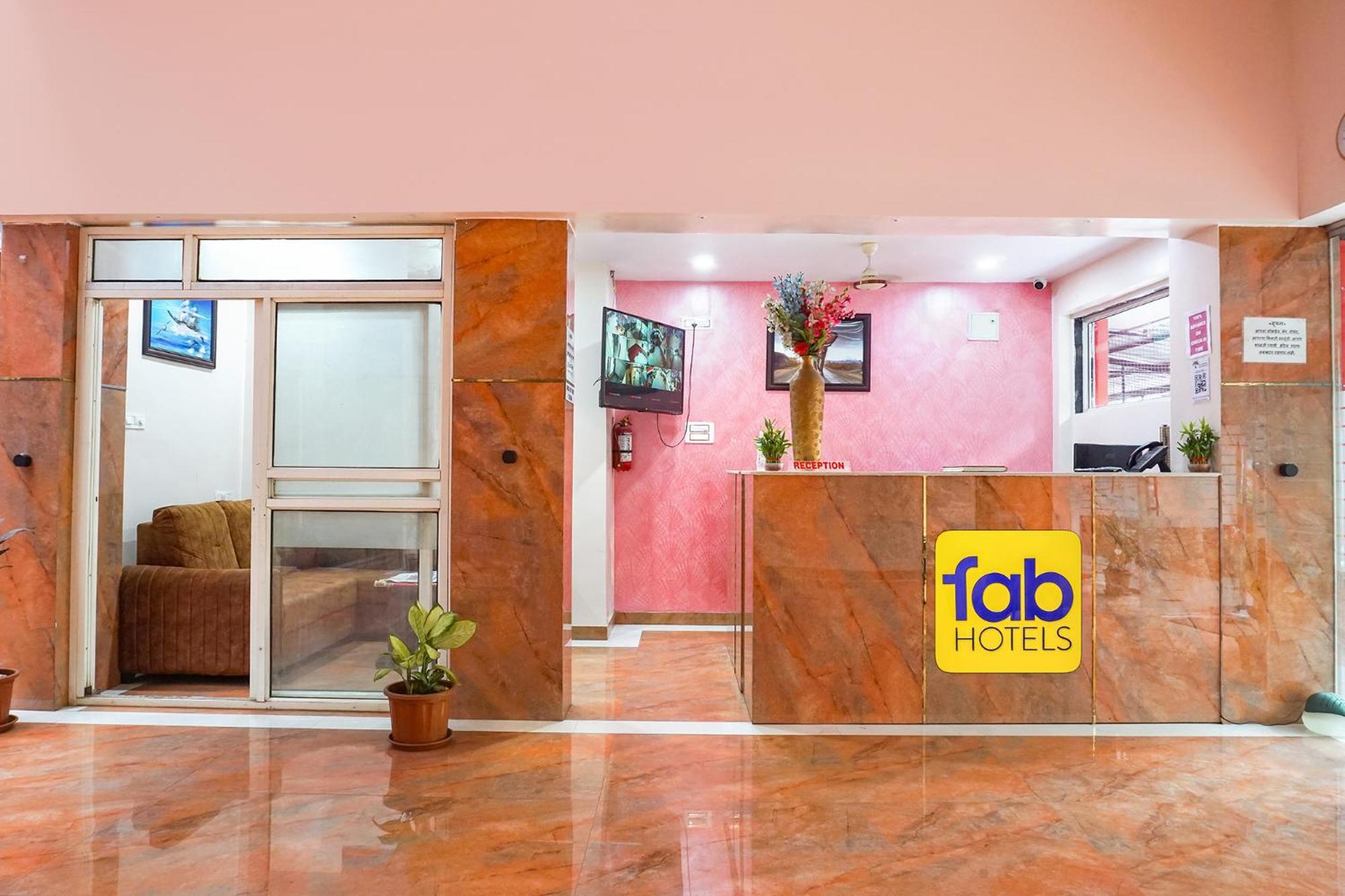 Fabhotel Rachana Residency - Nr Shivaji Nagar Metro Station プネ エクステリア 写真